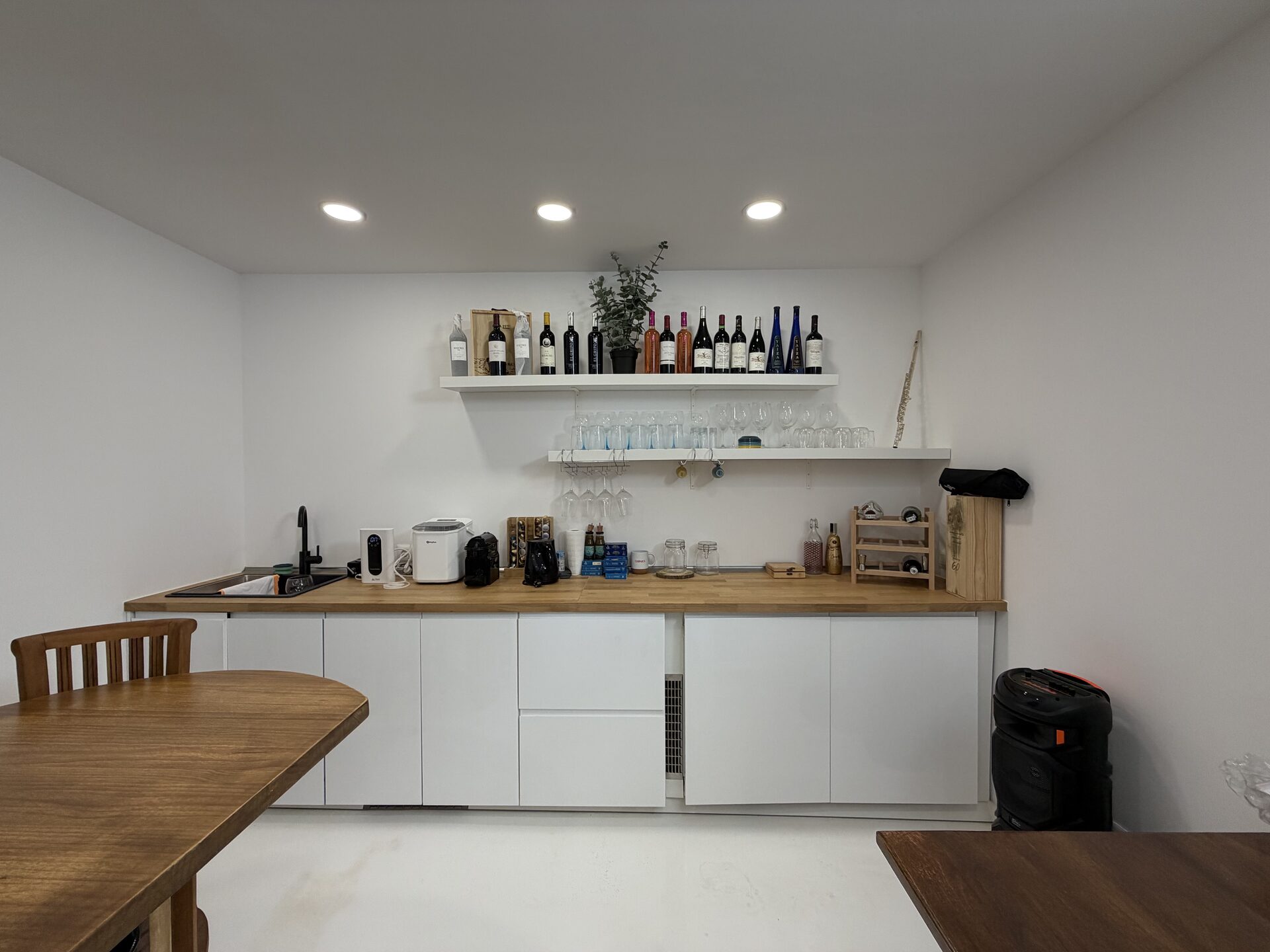 El Clandestino, vinoteca privada