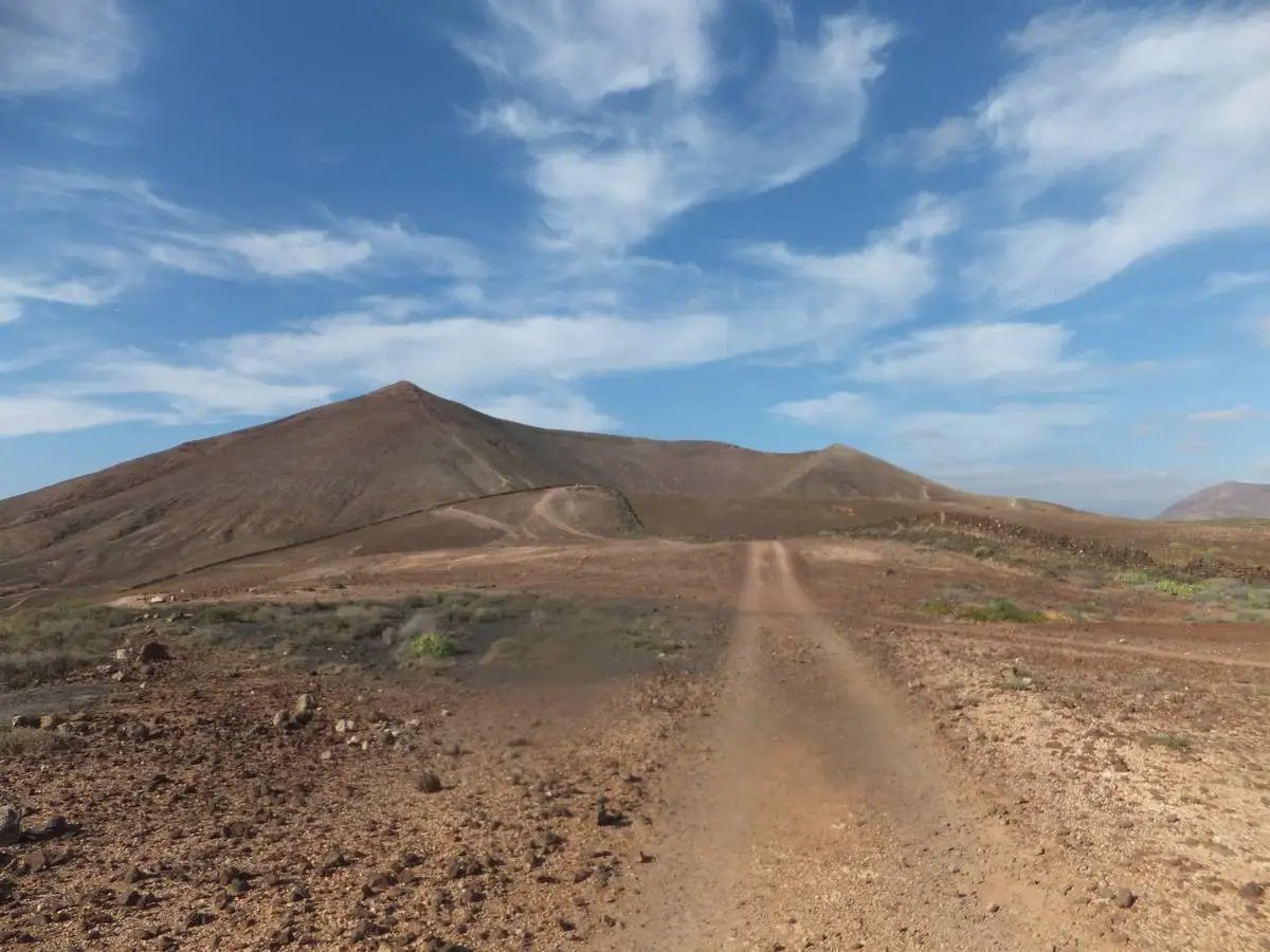 Sendero de acceso al volcán Tinaguache
